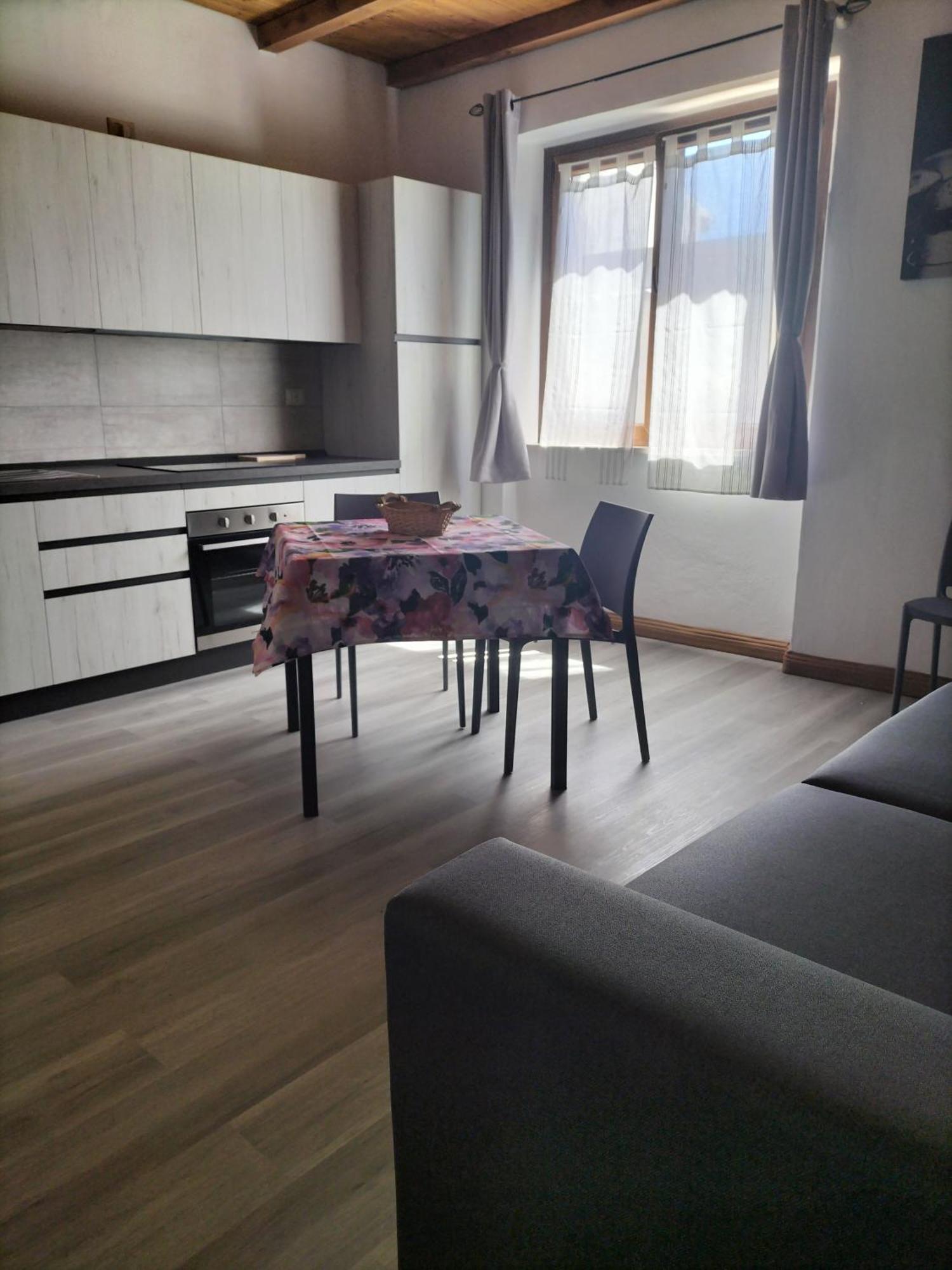 Ferienwohnung The Square Orosei Exterior foto